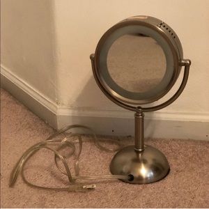 Double sided light up mirror